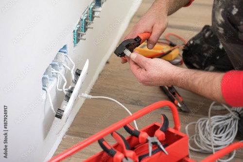 Experienced Orting electricians in WA near 98360
