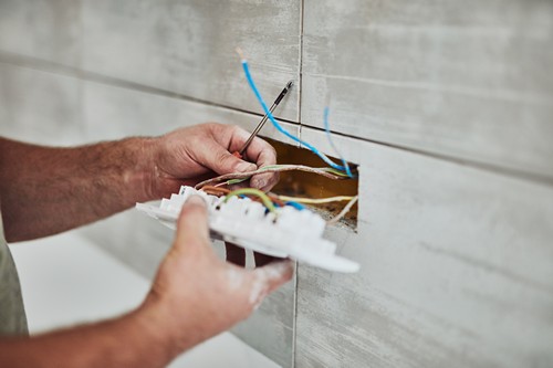 Licensed Puget Sound electricians in WA near 98416